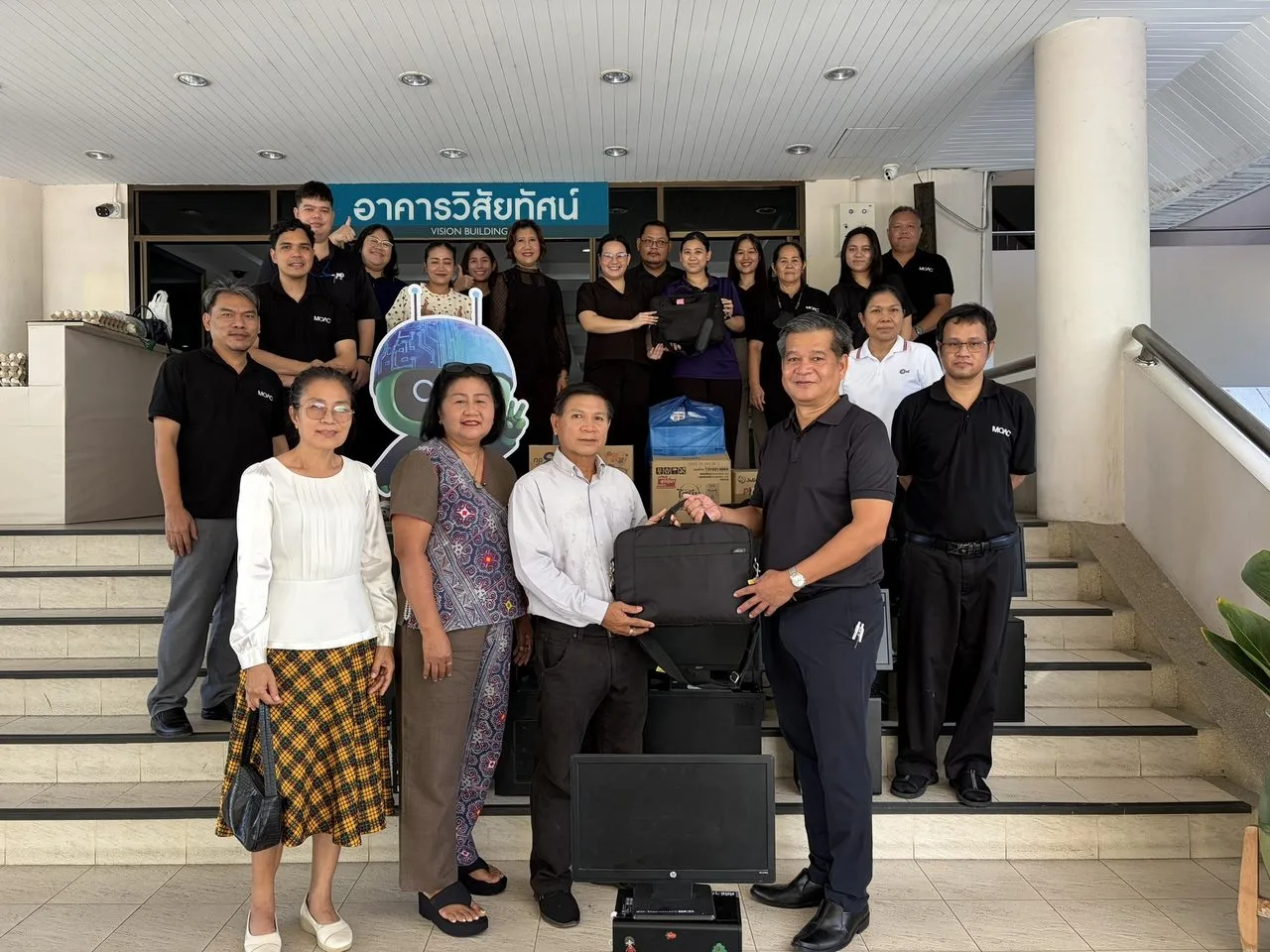 ศูนย์ข้อมูลเกษตรแห่งชาติสนับสนุนเครื่องคอมพิวเตอร์เพื่อการศึกษาแก่โรงเรียนบ้านโนนใหม่ (ประชาอุปถัมภ์)